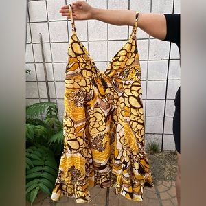 Super stretchy y2K yellow and brown floral print summer dress!